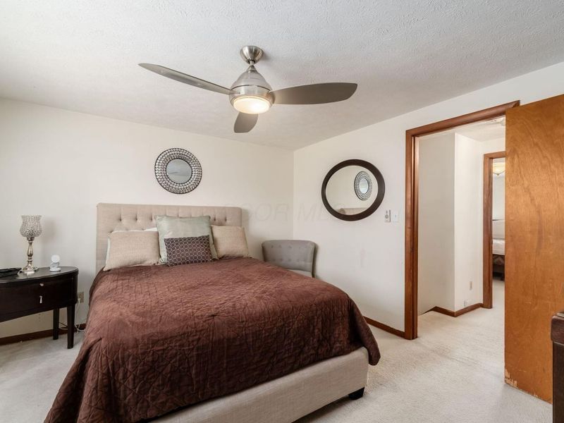 5226 Lindora Drive , Columbus, OH 43232 Photo 22