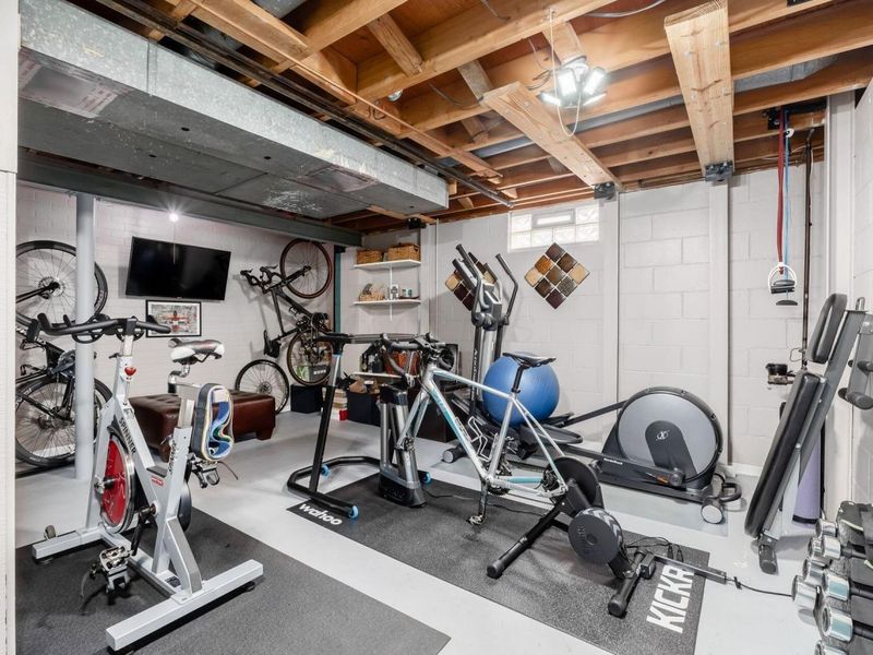 5226 Lindora Drive , Columbus, OH 43232 Photo 24