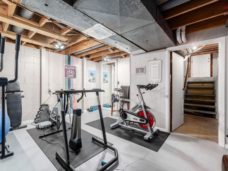 5226 Lindora Drive , Columbus, OH 43232 Photo 25