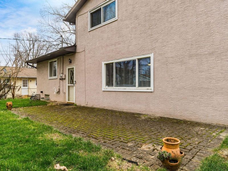 5226 Lindora Drive , Columbus, OH 43232 Photo 27