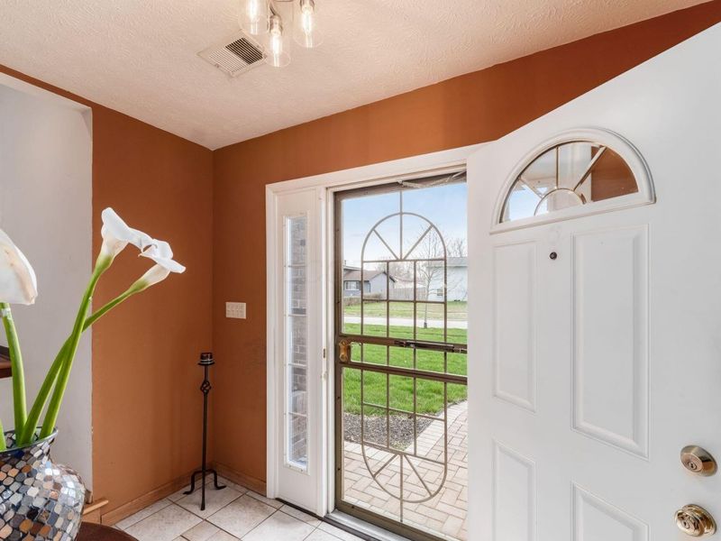 5226 Lindora Drive , Columbus, OH 43232 Photo 3