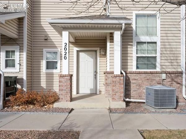 2020 Squawbush Ridge Grove, Colorado Springs, CO 80910