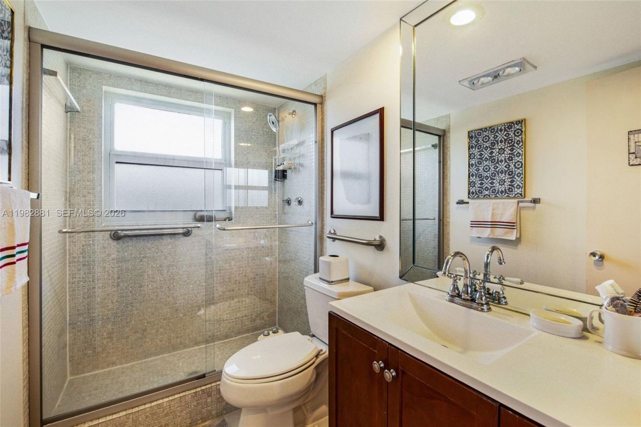 3050 NE 48th Ct, Unit 401, Lighthouse Point, FL 33064 Photo