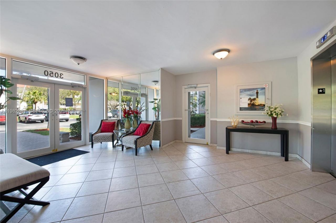 3050 NE 48th Ct, Unit 401, Lighthouse Point, FL 33064 Photo