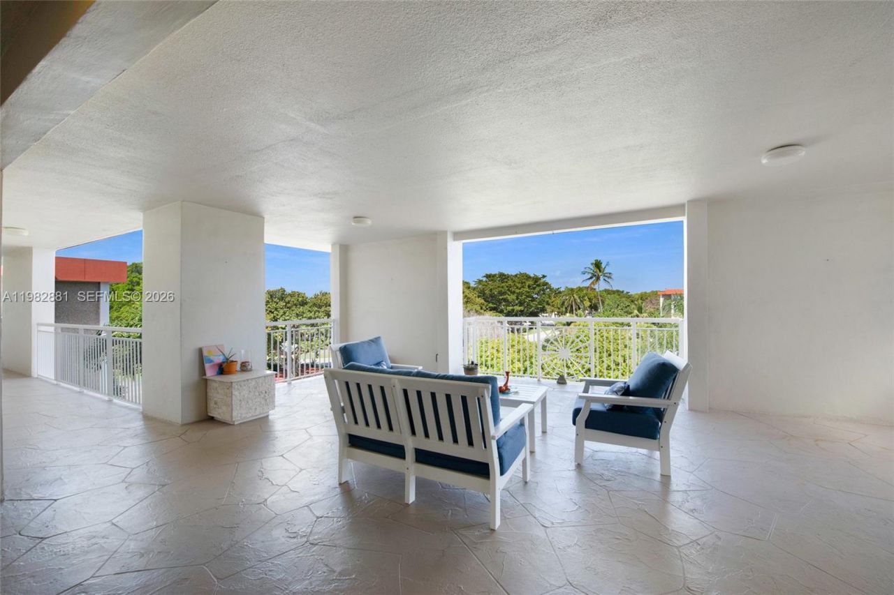 3050 NE 48th Ct, Unit 401, Lighthouse Point, FL 33064 Photo