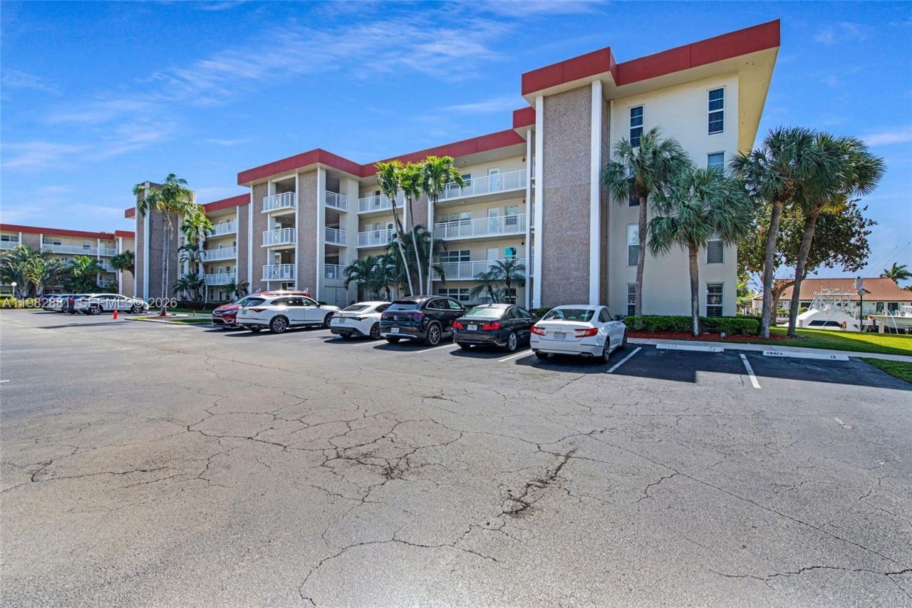 3050 NE 48th Ct, Unit 401, Lighthouse Point, FL 33064 Photo