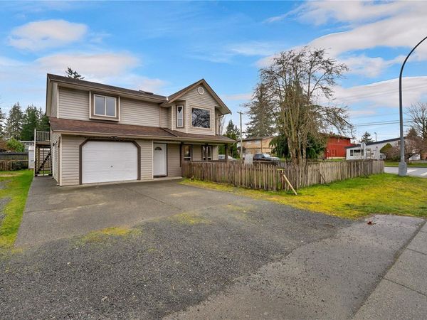 487 5th Ave , Campbell River, BC V9W 3X5