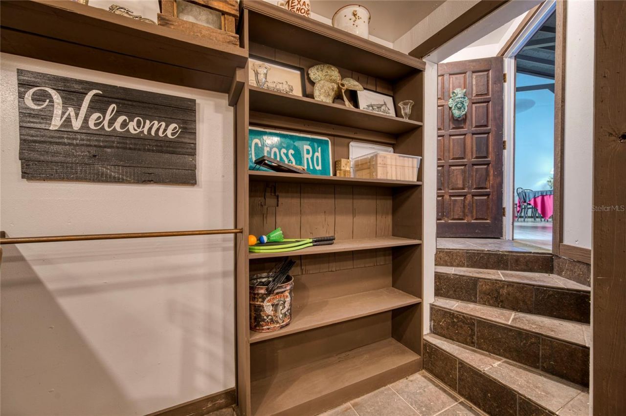 5011 SE 193rd Place , Inglis, FL 34449 Photo