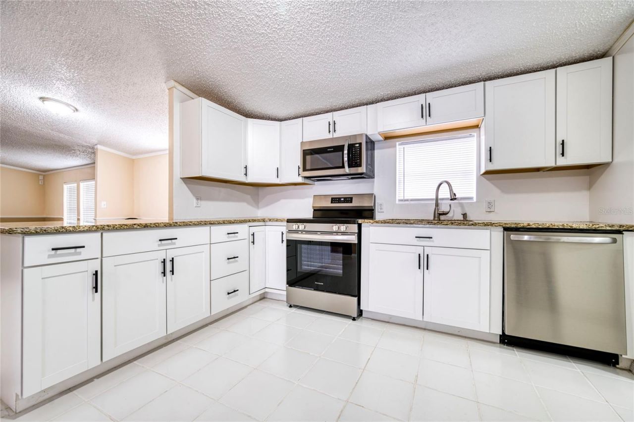 5011 SE 193rd Place , Inglis, FL 34449 Photo