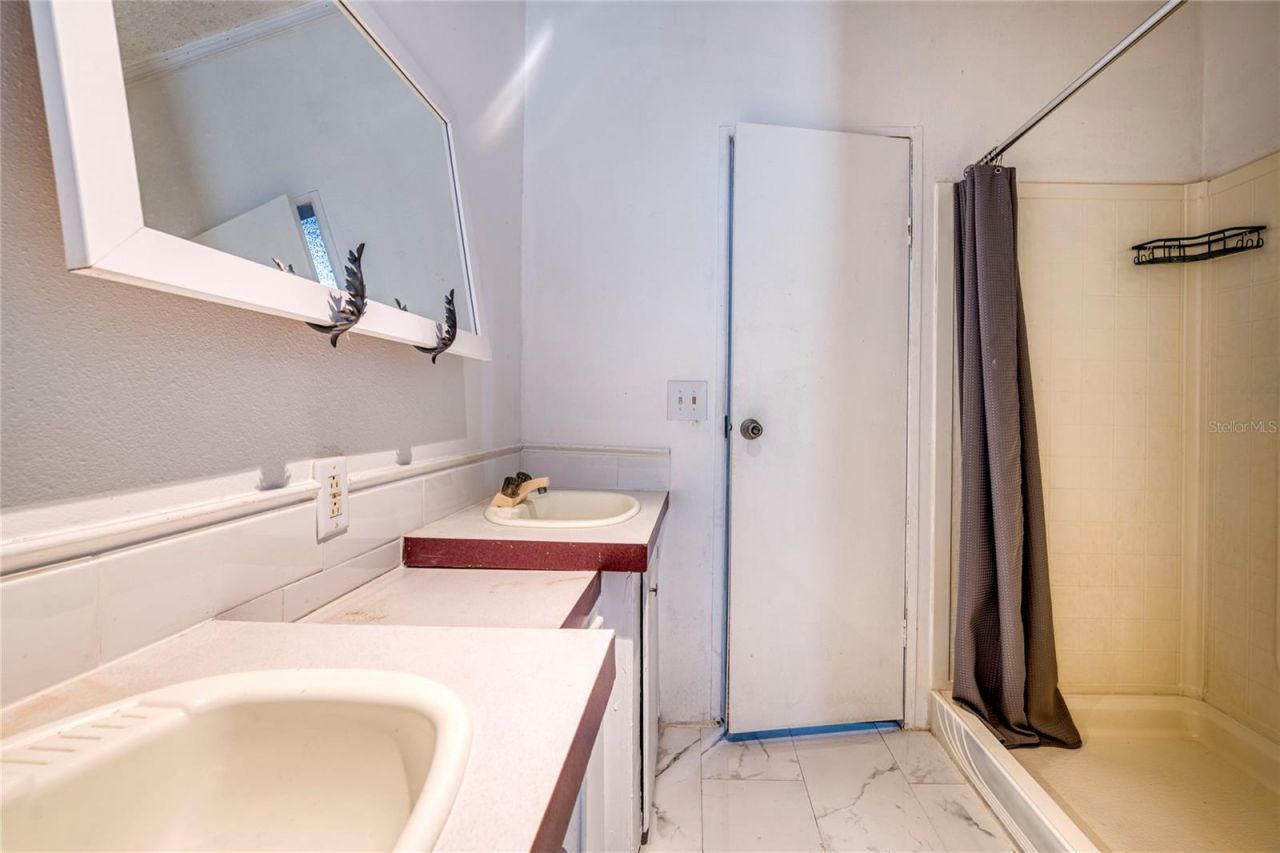 5011 SE 193rd Place , Inglis, FL 34449 Photo