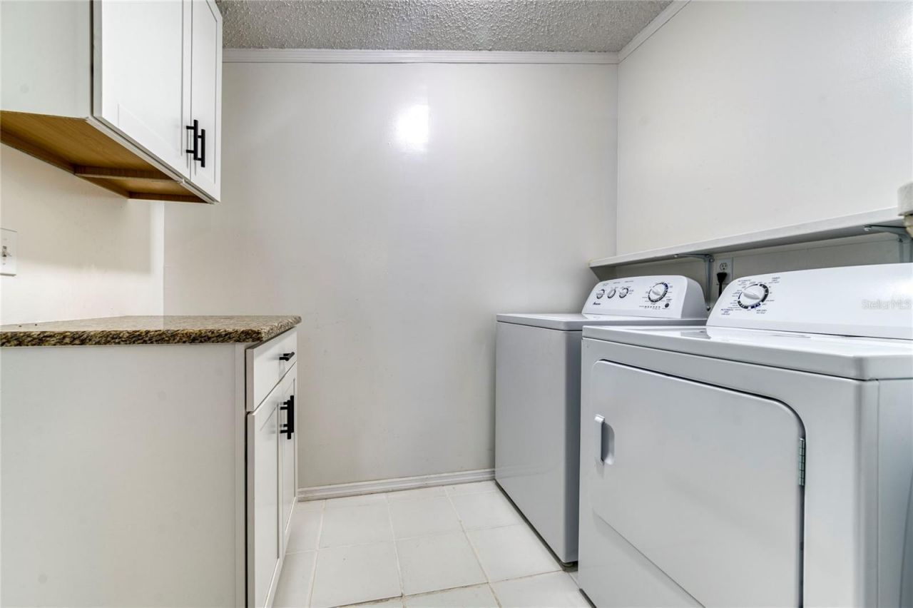 5011 SE 193rd Place , Inglis, FL 34449 Photo