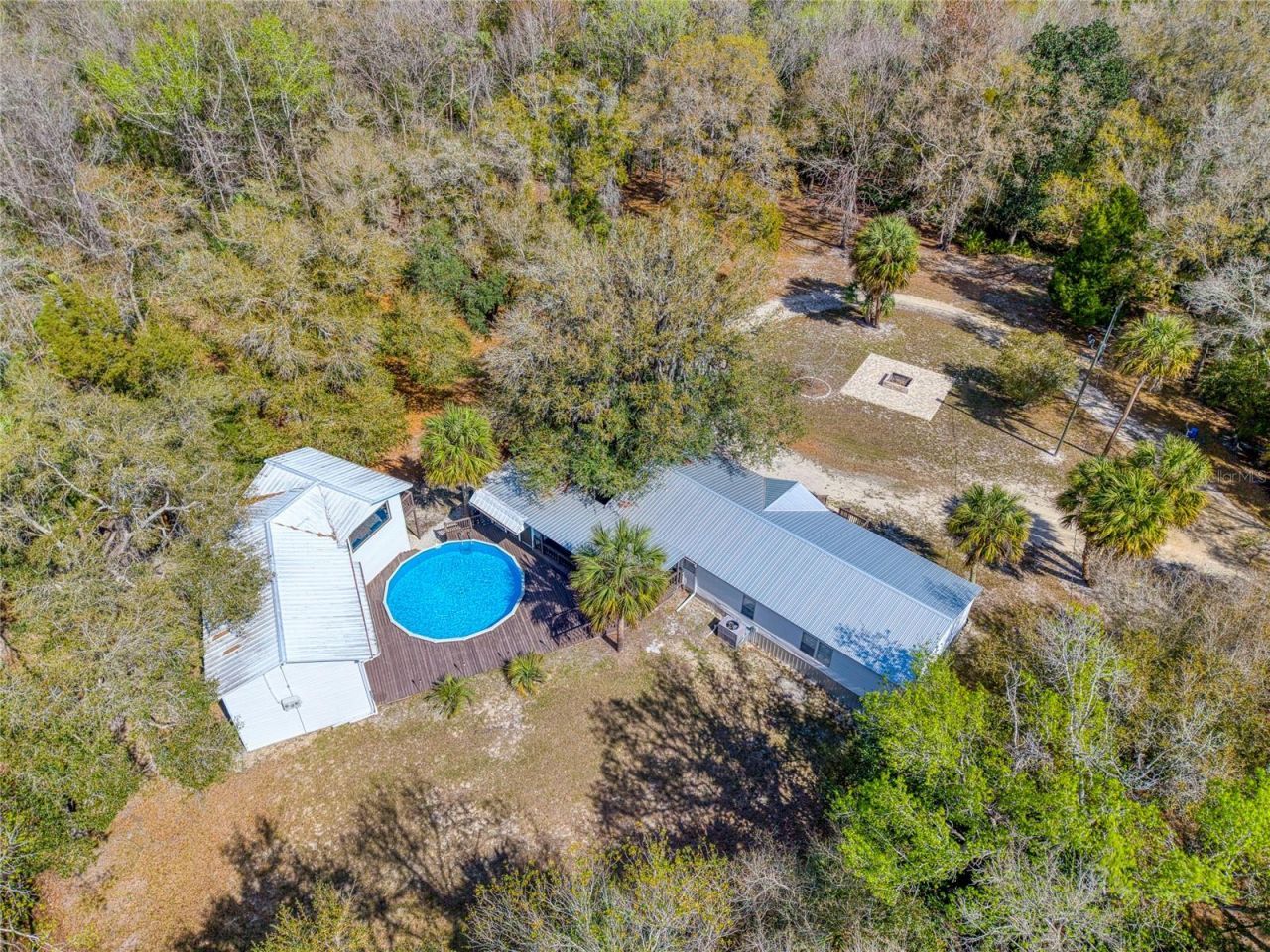 5011 SE 193rd Place , Inglis, FL 34449 Photo