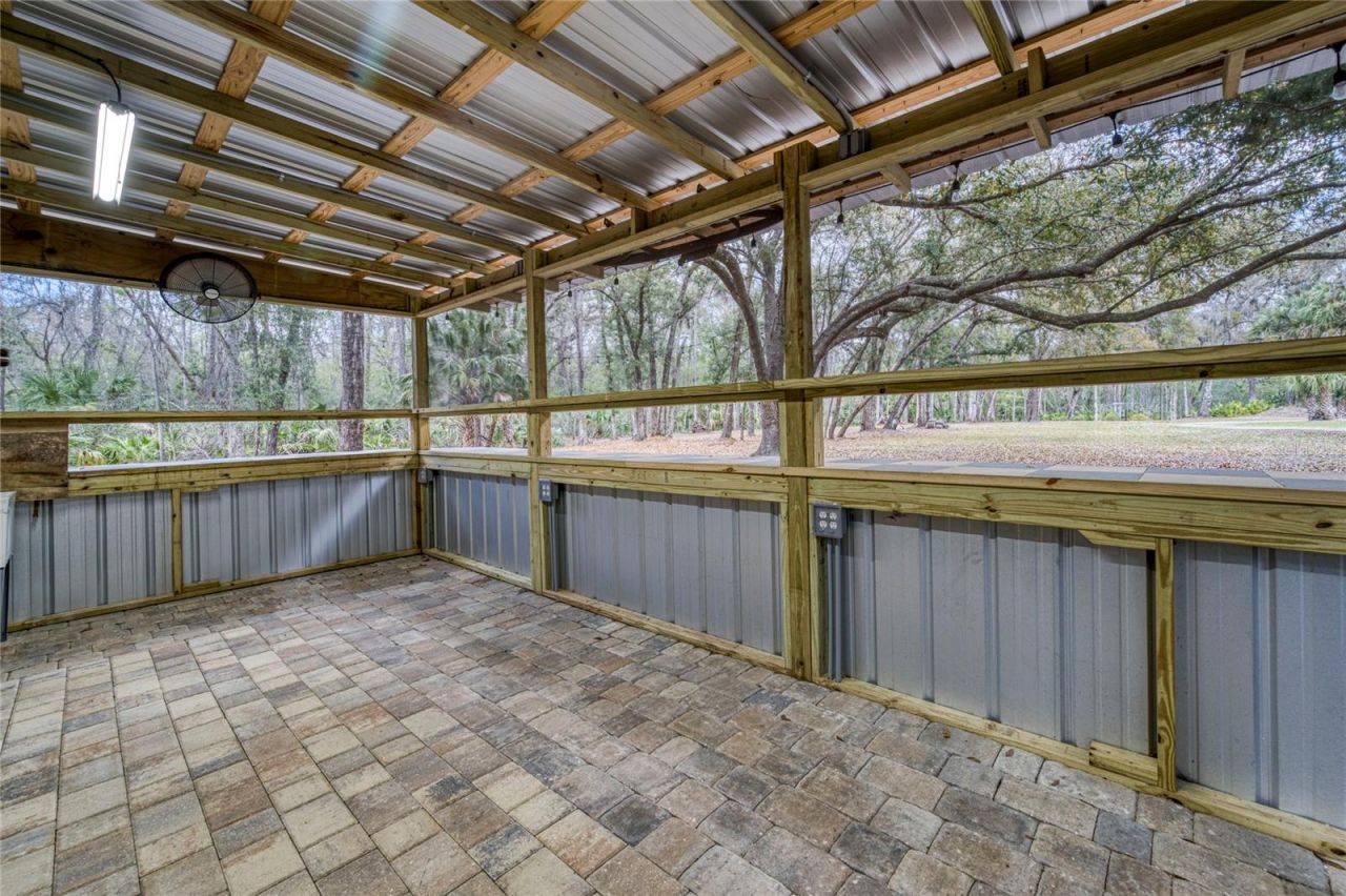 5011 SE 193rd Place , Inglis, FL 34449 Photo