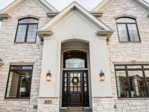 840 W Dorchester Street , Palatine, IL 60067