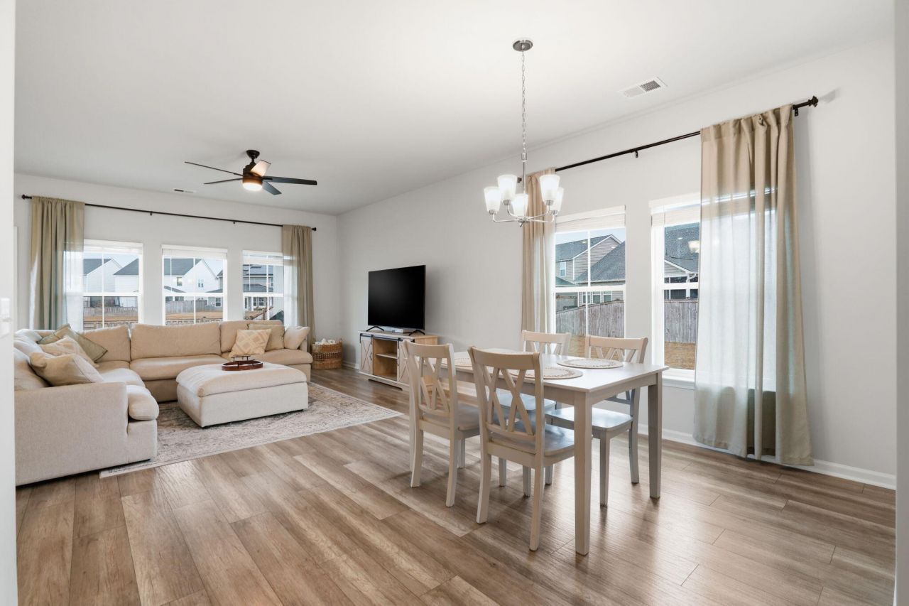 704 Pine Warbler Lane Photo 11