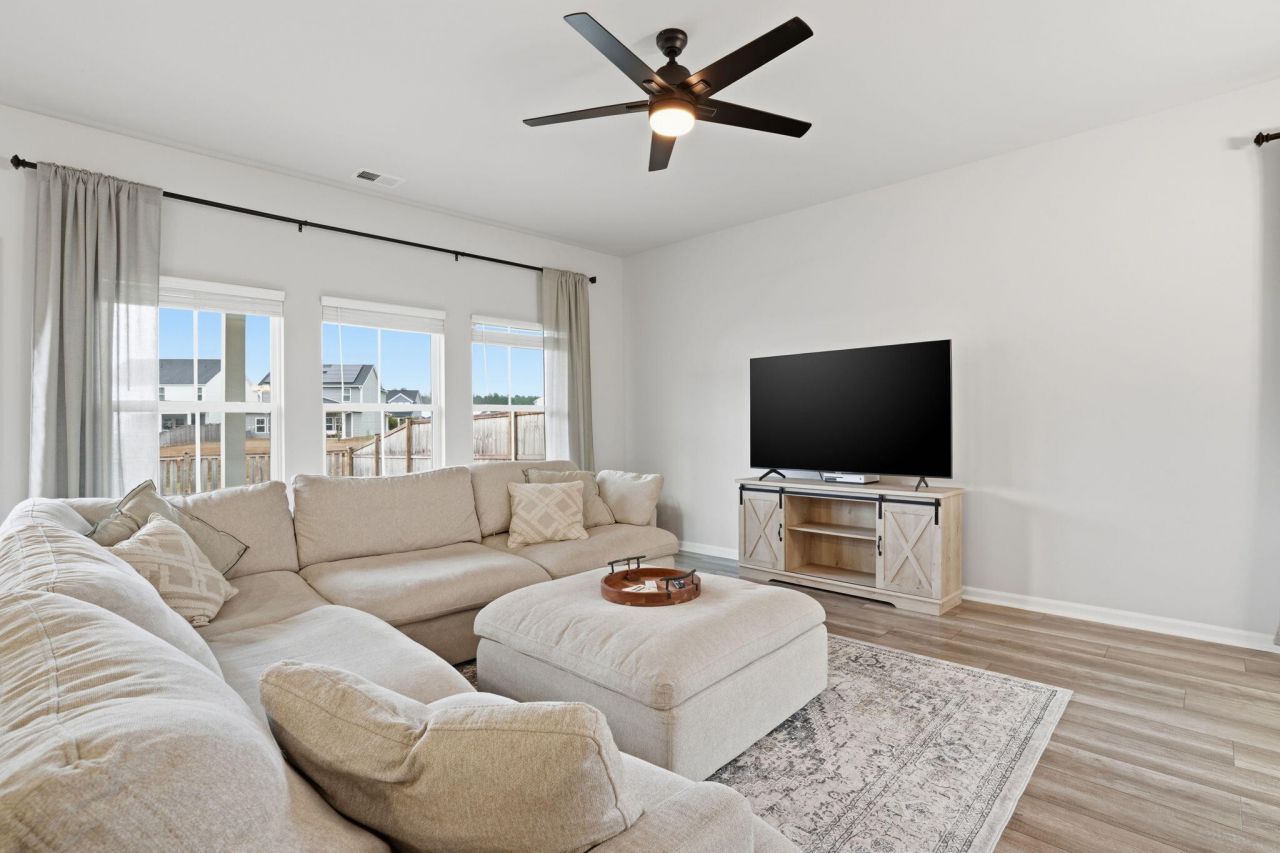 704 Pine Warbler Lane Photo 14