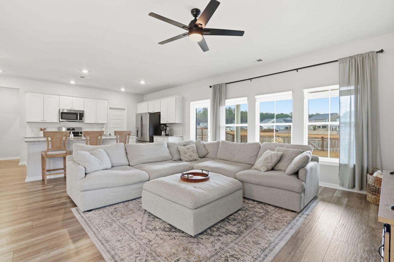 704 Pine Warbler Lane Photo 15