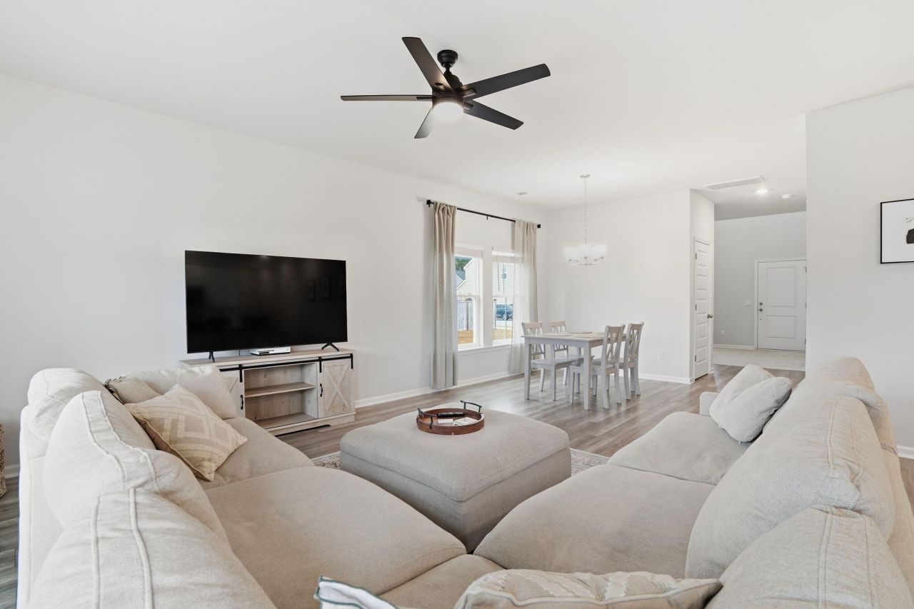 704 Pine Warbler Lane Photo 17