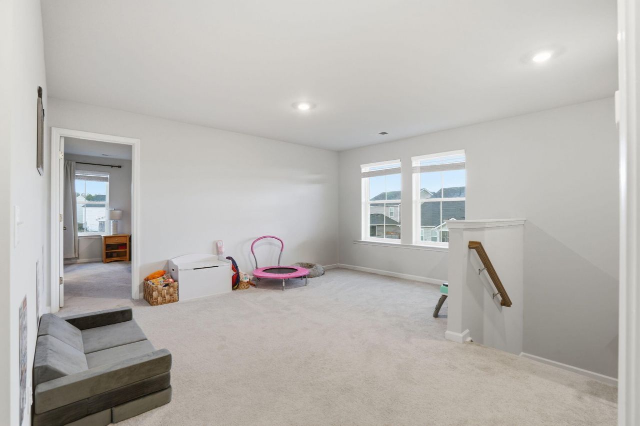 704 Pine Warbler Lane Photo 18