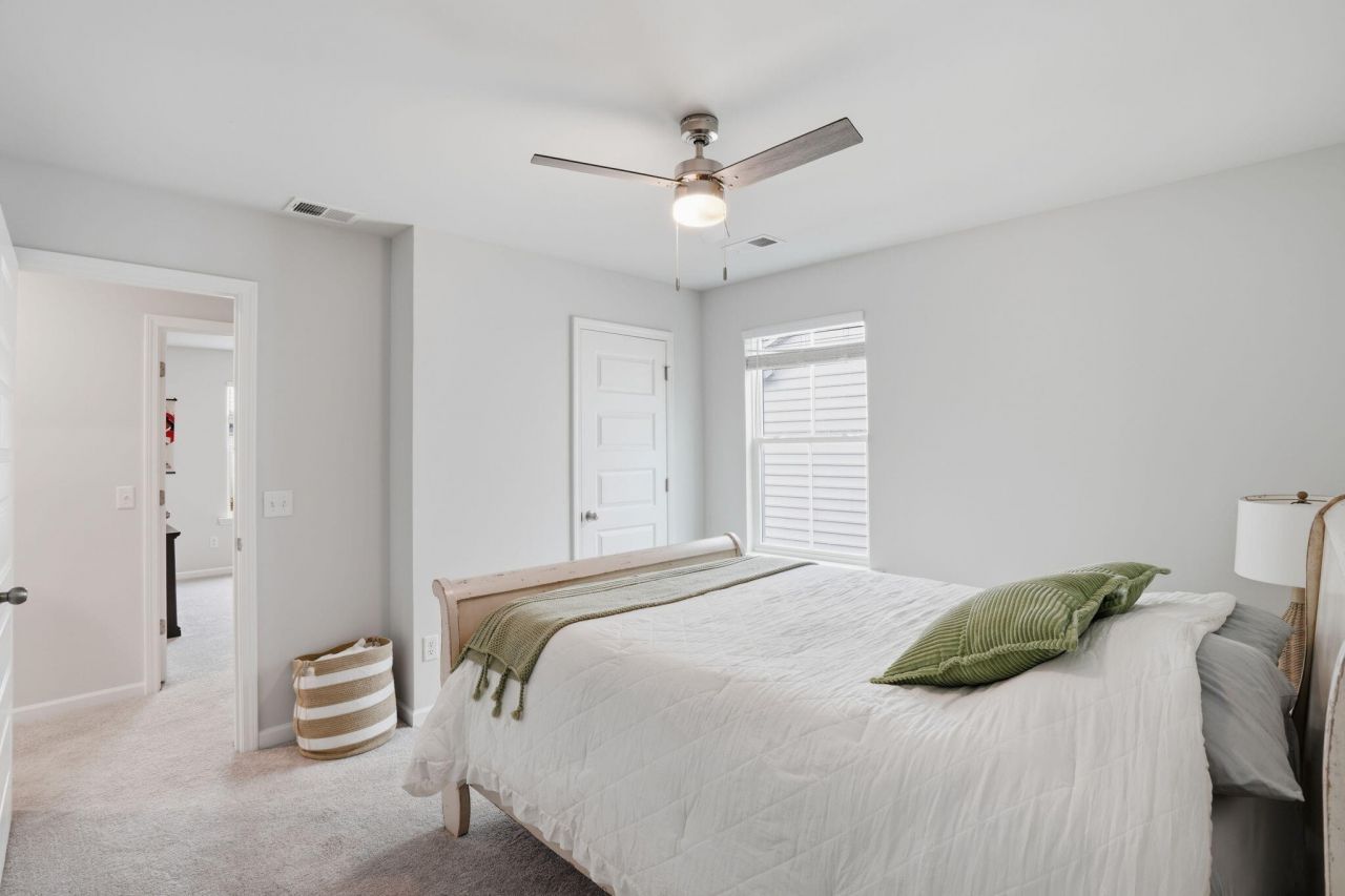 704 Pine Warbler Lane Photo 23