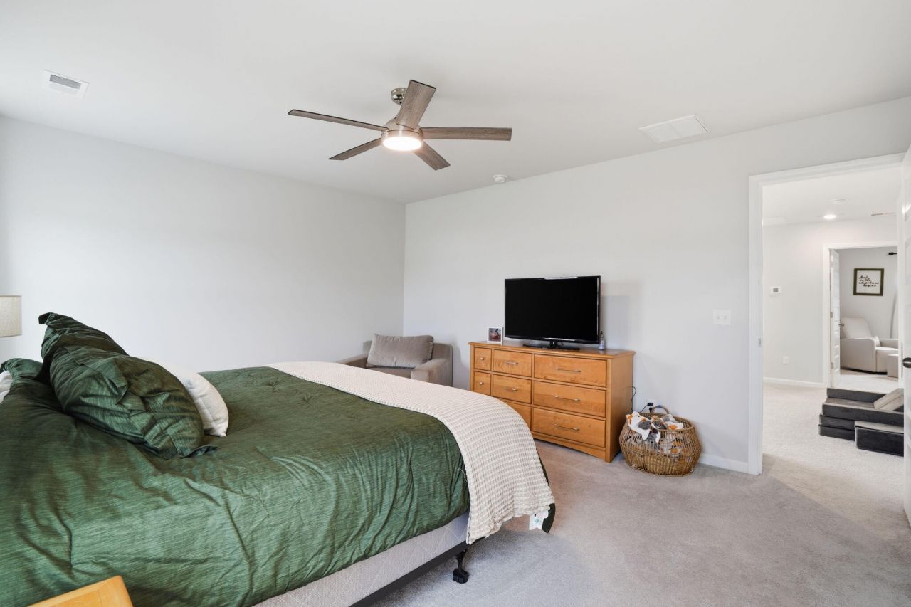 704 Pine Warbler Lane Photo 29