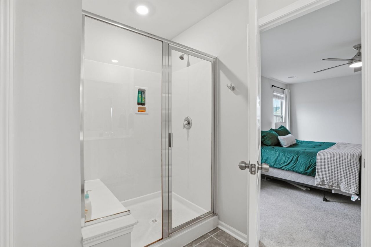 704 Pine Warbler Lane Photo 32