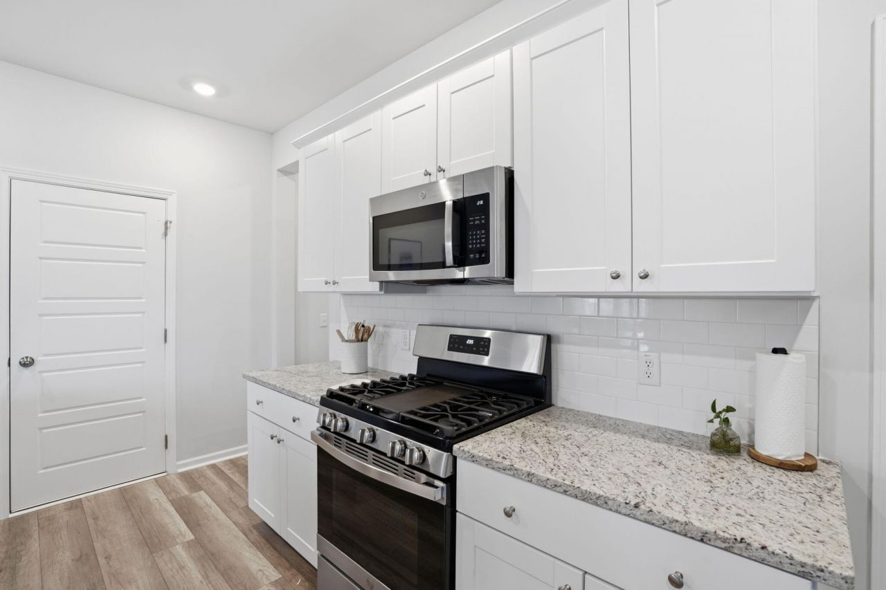 704 Pine Warbler Lane Photo 6