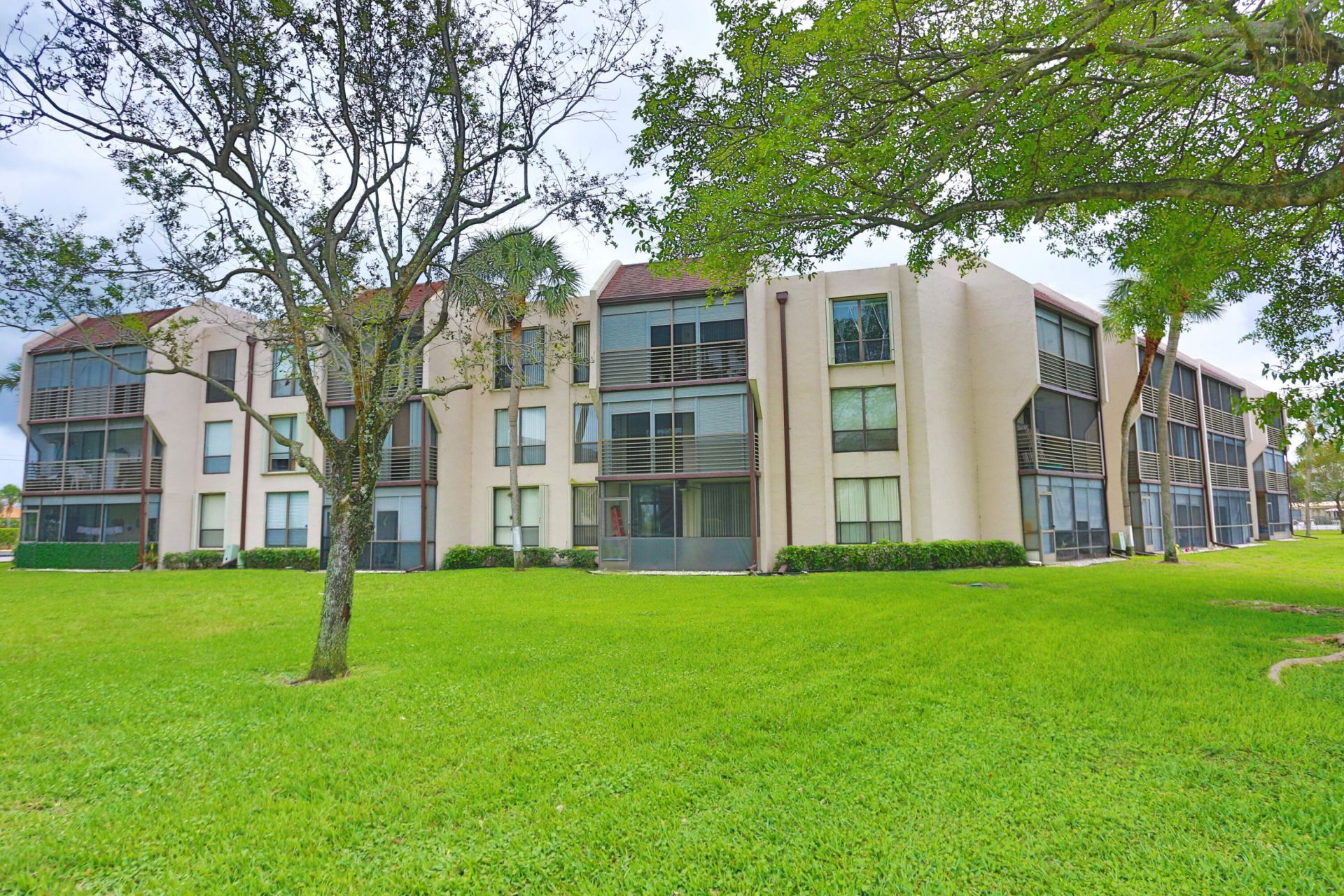 6401 N University Drive, Unit 210, Tamarac, FL 33321 Photo