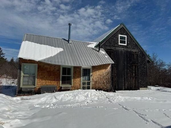21 La Tour Street, Castine, ME 04421