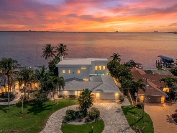 2302 SE 28th ST, CAPE CORAL, FL 33904