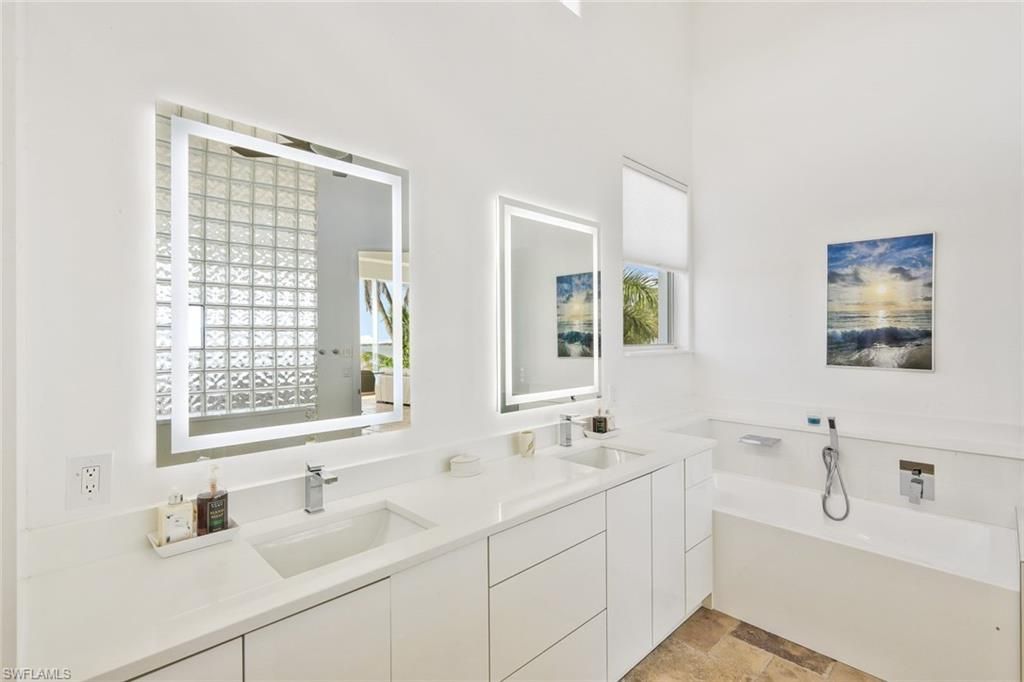 2302 SE 28th St, Cape Coral, FL 33904 Photo