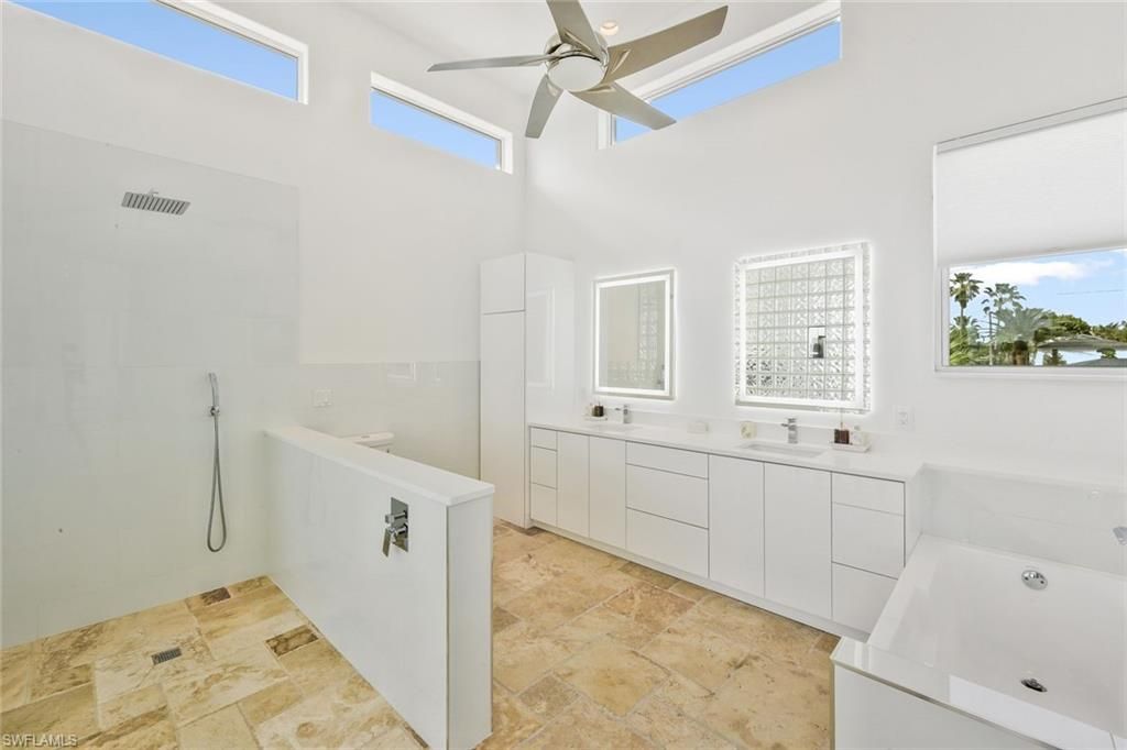 2302 SE 28th St, Cape Coral, FL 33904 Photo