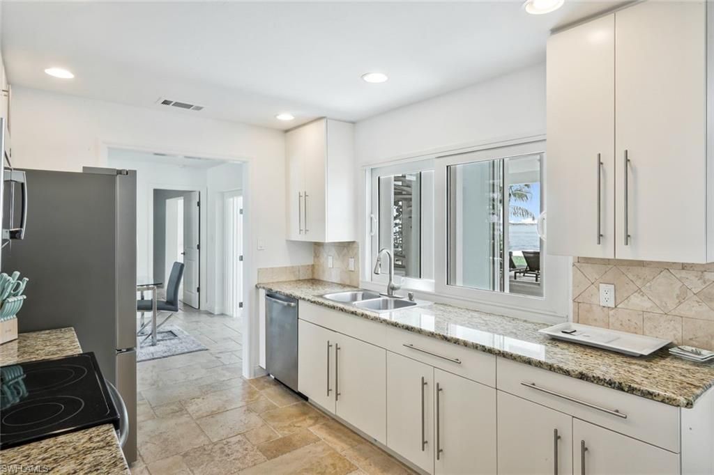 2302 SE 28th St, Cape Coral, FL 33904 Photo