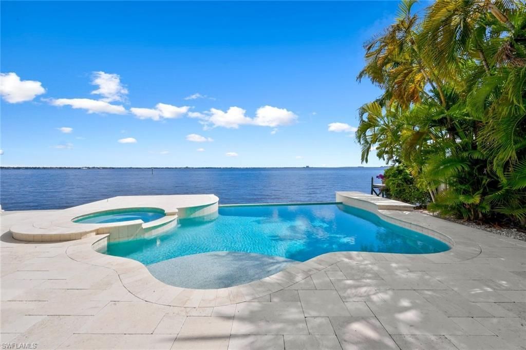 2302 SE 28th St, Cape Coral, FL 33904 Photo