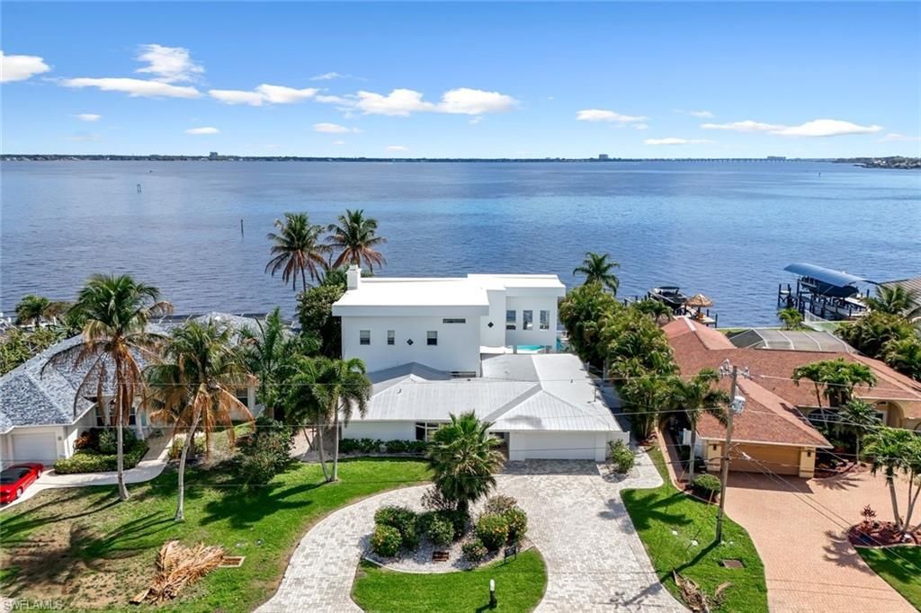 2302 SE 28th St, Cape Coral, FL 33904 Photo