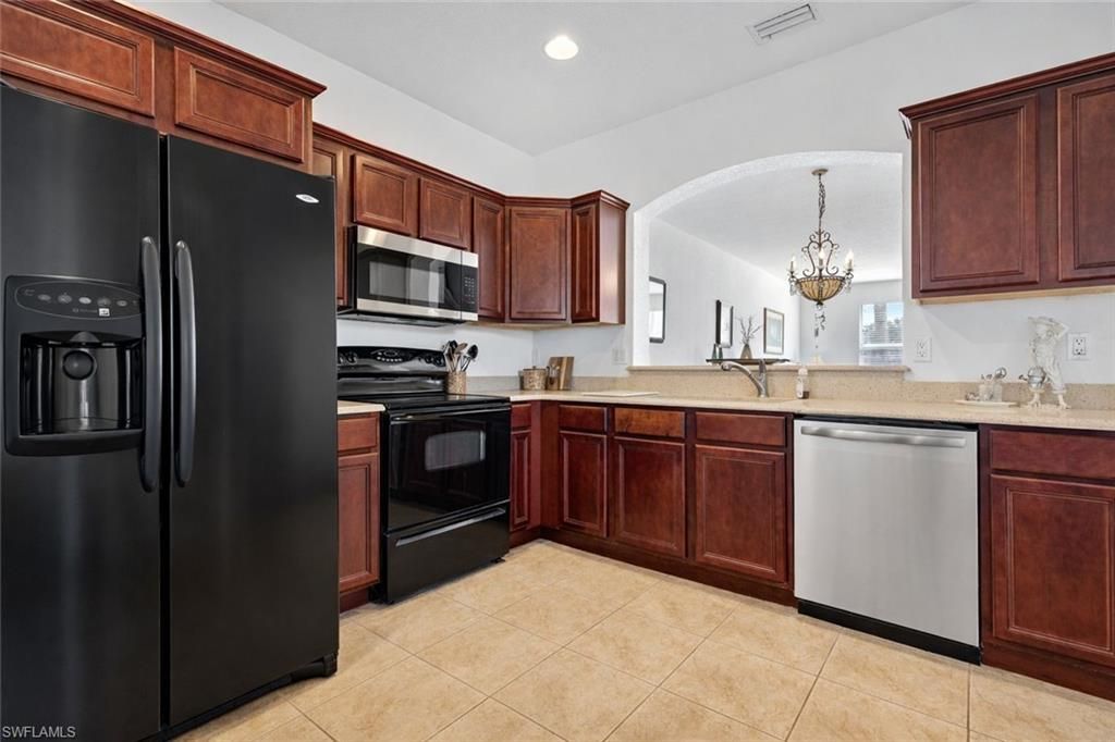 3364 Dandolo Cir, Cape Coral, FL 33909 Photo