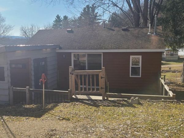 2360 Edwards Lane, Harpers Ferry, IA 52146