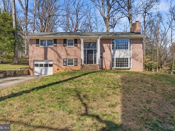 9116 HAMILTON DRIVE, FAIRFAX, VA 22031