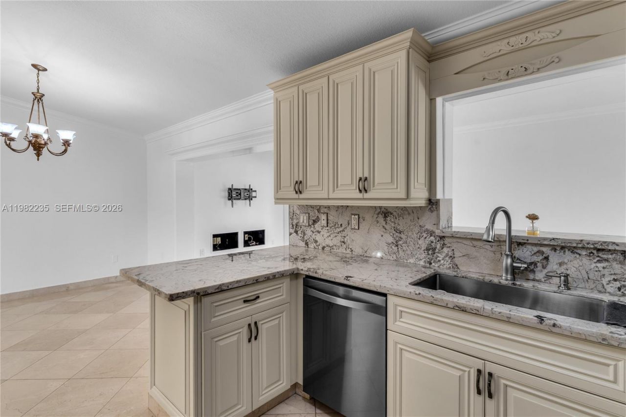 14831 SW 82nd St, Unit na, Miami, FL 33193 Photo