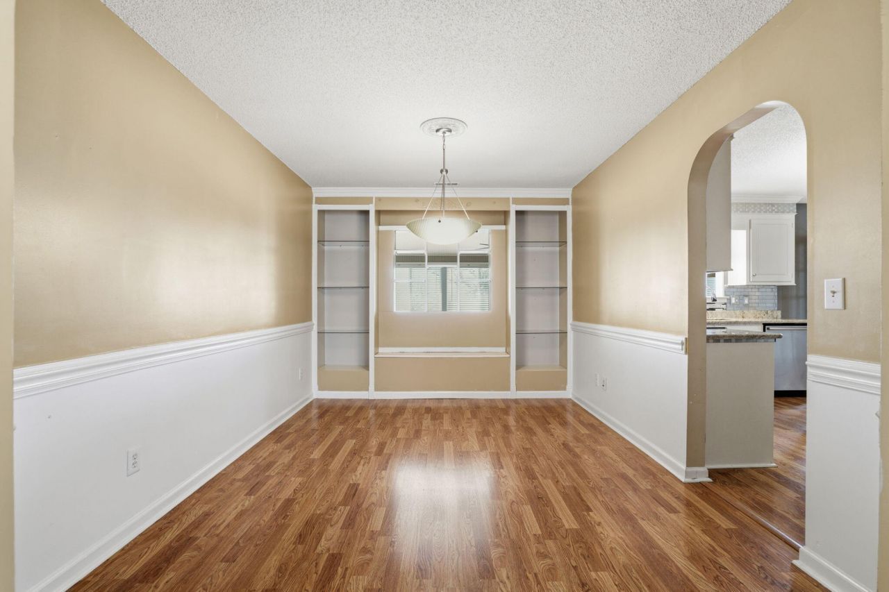 118 Elaine Street Photo 14