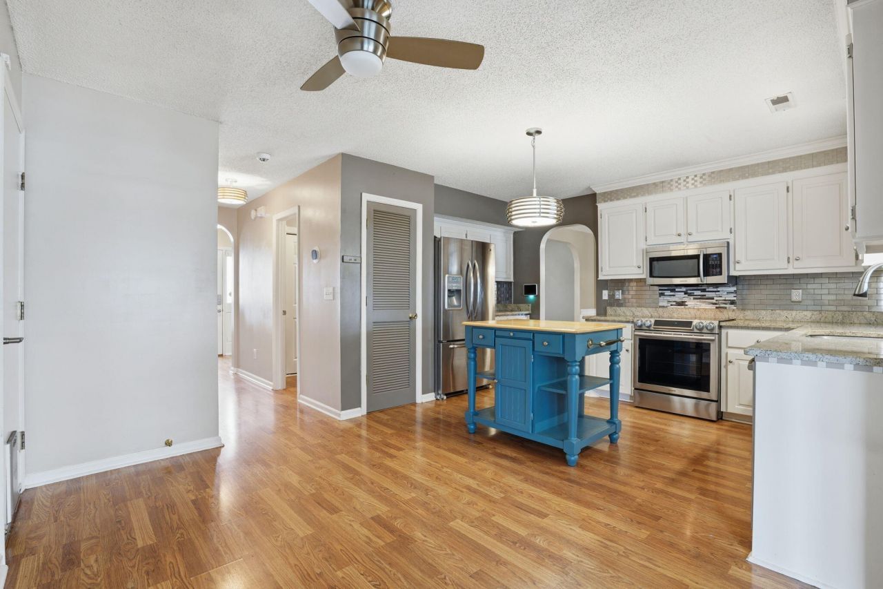 118 Elaine Street Photo 19