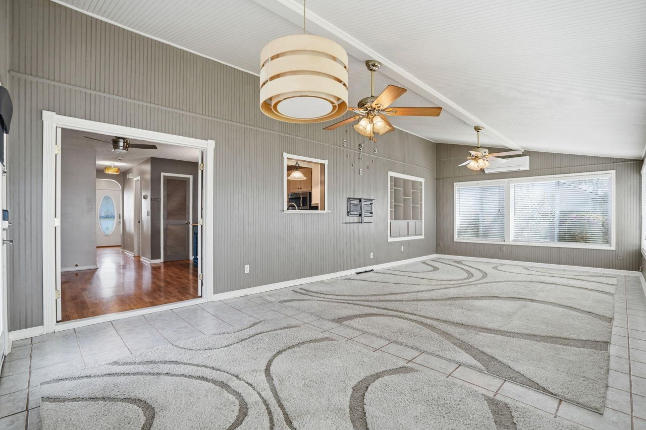 118 Elaine Street Photo 21