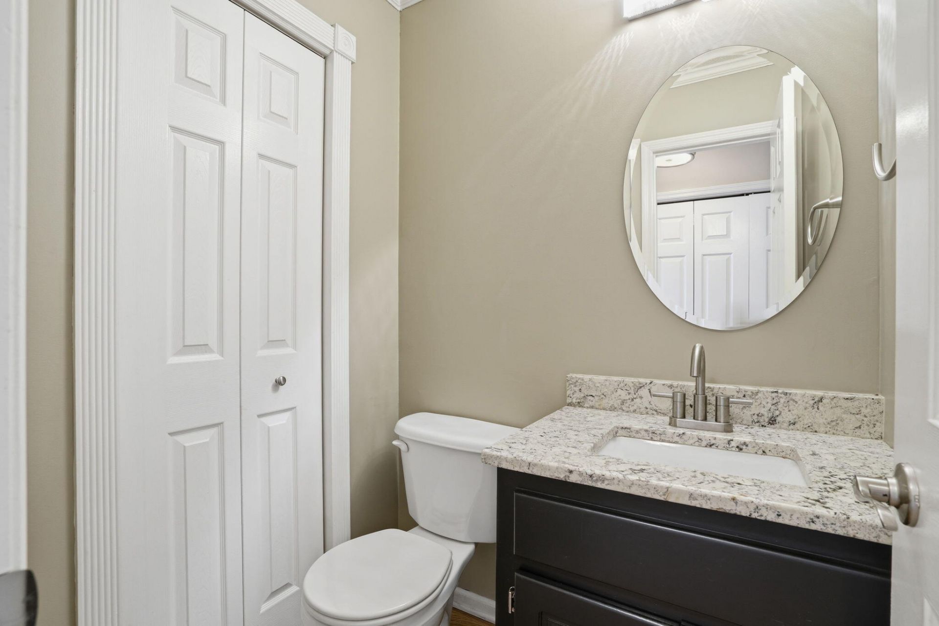 118 Elaine Street Photo 25