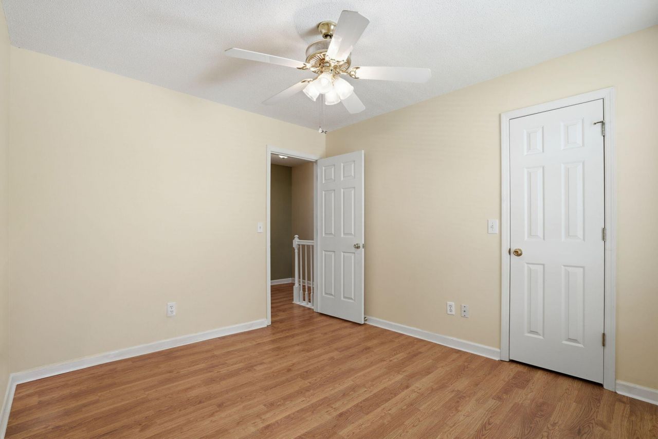 118 Elaine Street Photo 31