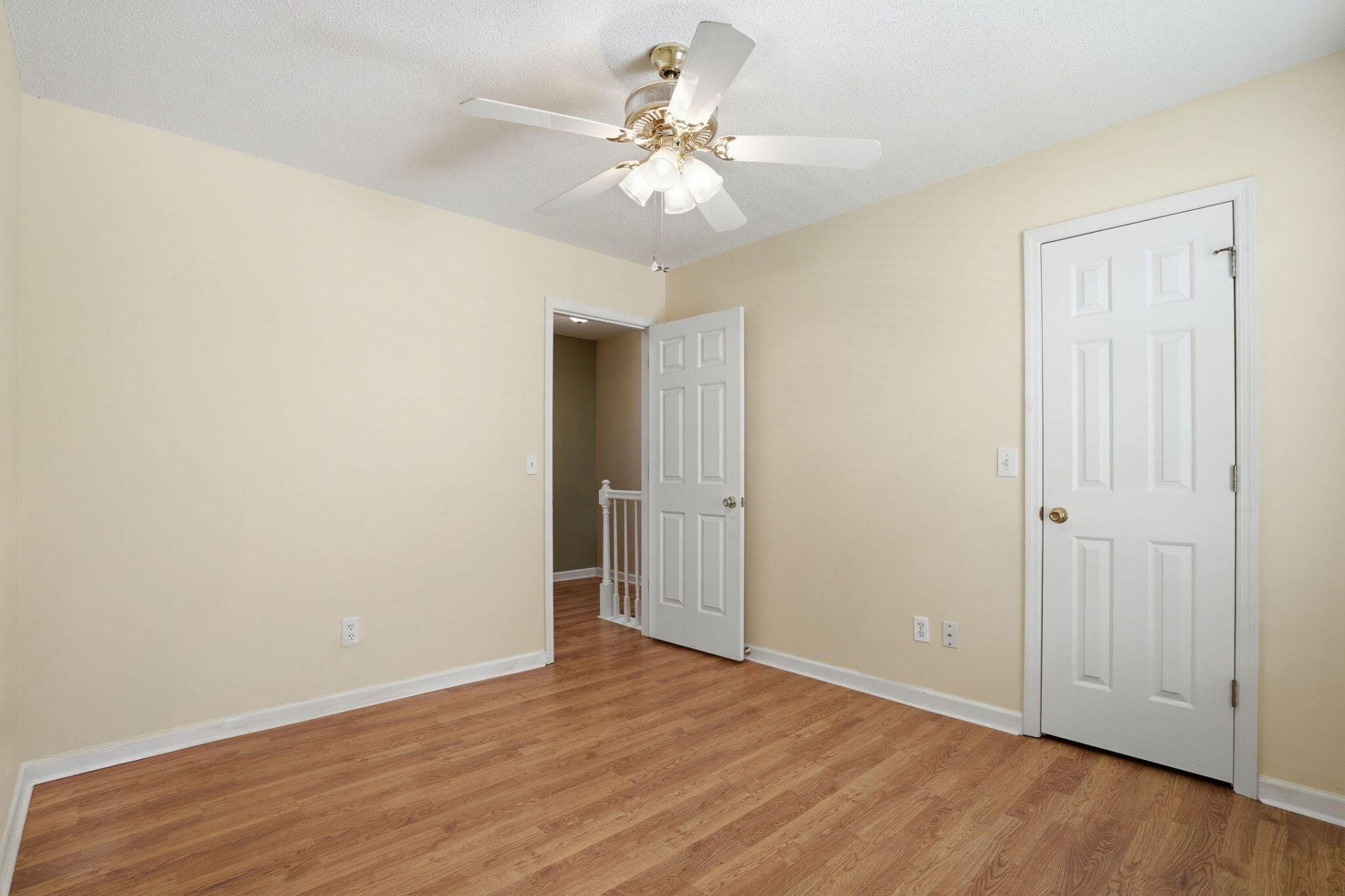 118 Elaine Street Photo 35