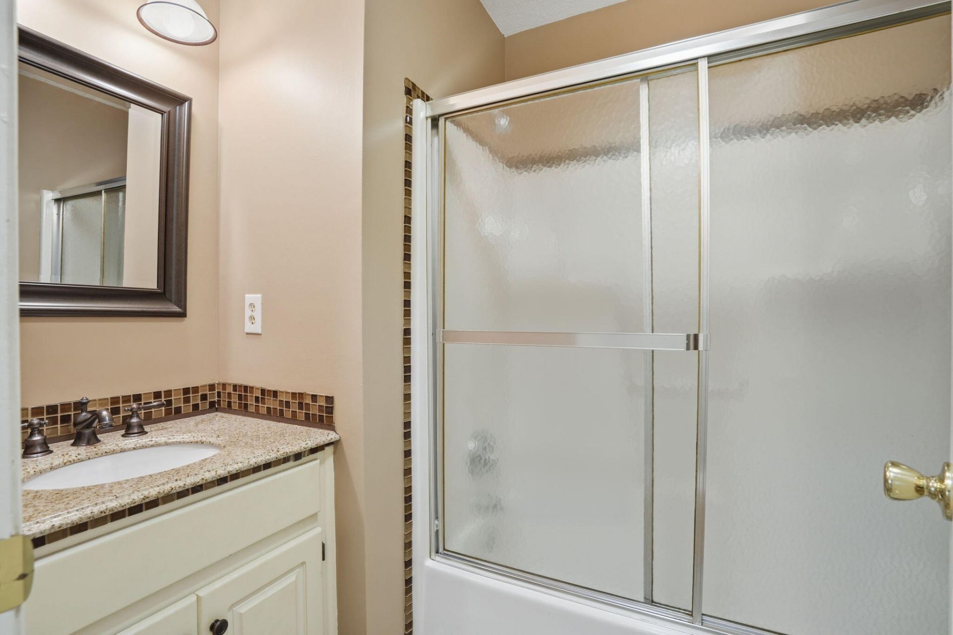 118 Elaine Street Photo 39