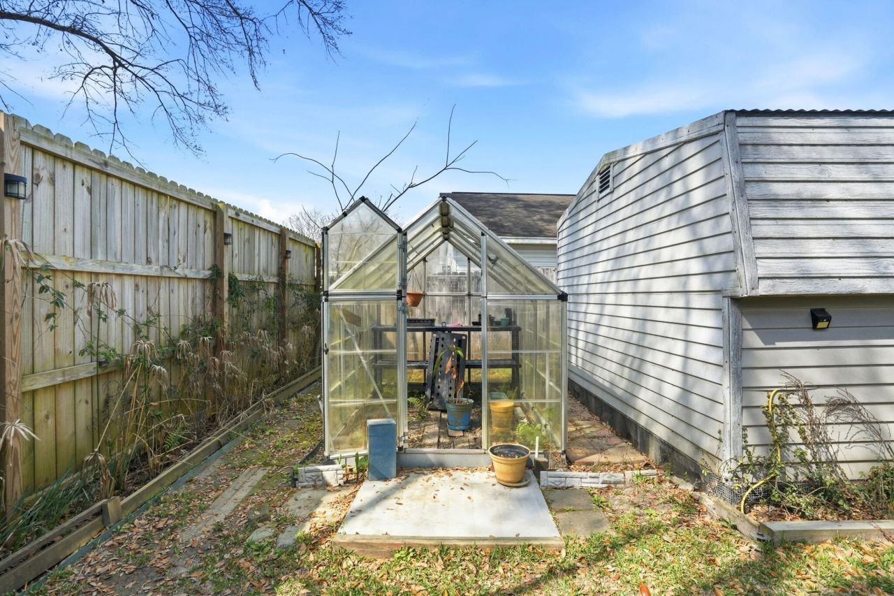 118 Elaine Street Photo 43