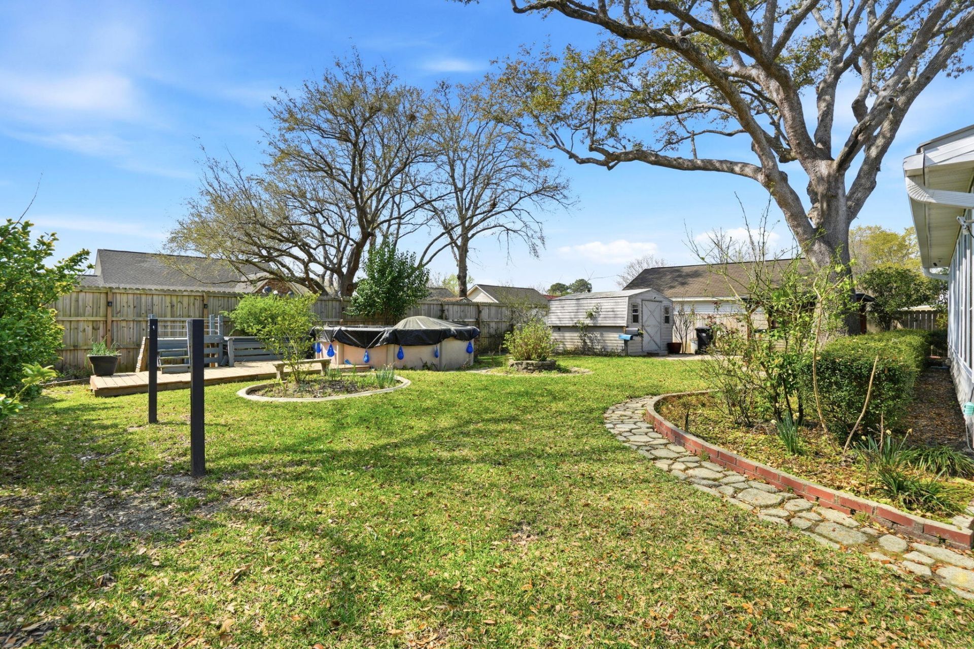 118 Elaine Street Photo 46