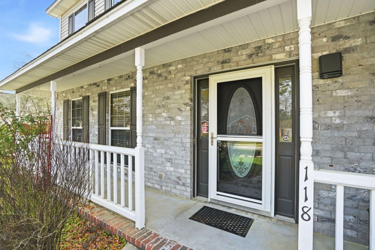 118 Elaine Street Photo 8