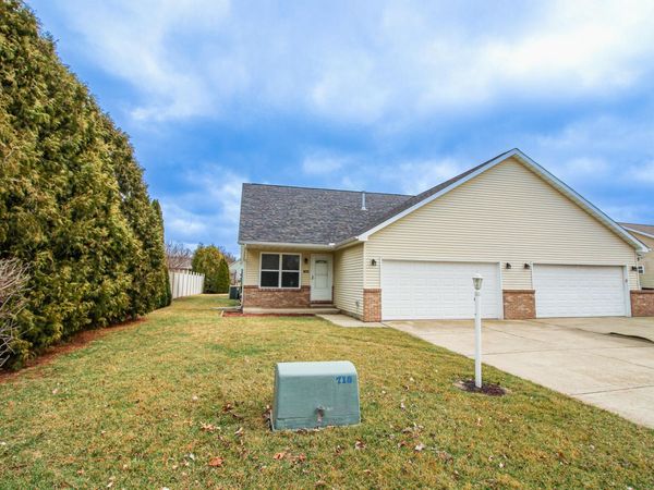 1709 Daisy Street SE, DeMotte, IN 46310